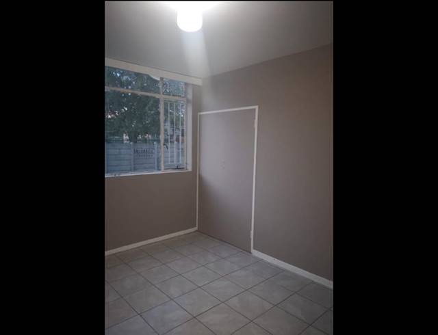 2 BEDROOM FLAT FOR SALE IN SASOLBURG EXT 2